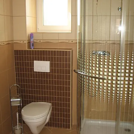 Apartment Boglarka Apartman *