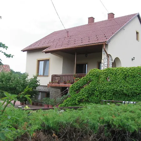 Boglarka Apartman Apartment