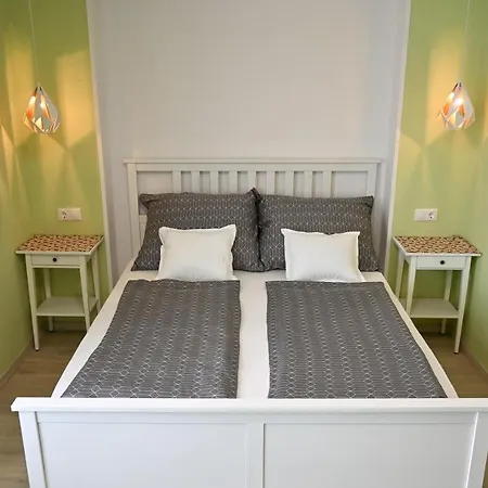 Boglarka Apartman Apartment *